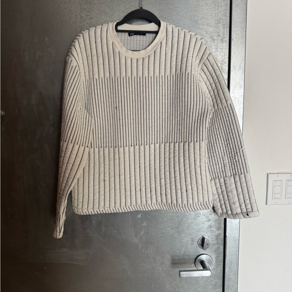 Zara Cream and Gray Chunky Knit Crewneck Sweater